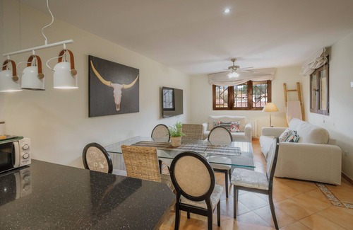 Villanueva de Avila Maison | El Encanto del Alberche 'Casa 3' avec vue sur les montagnes, piscine partagée et Wi-Fi