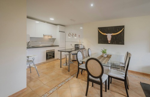Villanueva de Avila Maison | El Encanto del Alberche 'Casa 3' avec vue sur les montagnes, piscine partagée et Wi-Fi