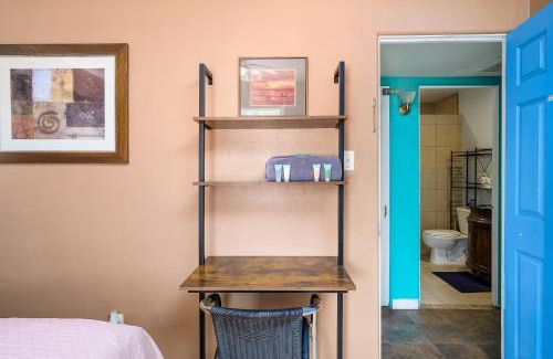 University Heights Maison | EL Gallo Azul