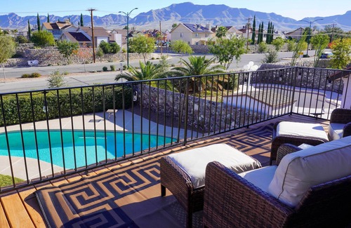 El Paso Cottage | El Paso Retreat w/ Pool: 11 Mi to Downtown!