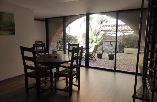Montauriol Appartement | El pati català