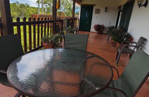 Guadalupe Maison | El portal de Don luis