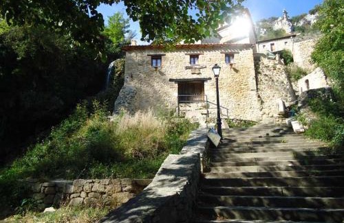 Orbaneja del Castillo Maison | El Salto del Agua Auténtico El Molino de la Cascada Orbaneja
