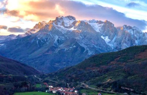 Santa Maria de Valdeon Maison | El Serenal