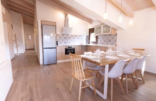 Beceite Appartement | El sueño del Búho 4. Ático con chimenea y terraza.