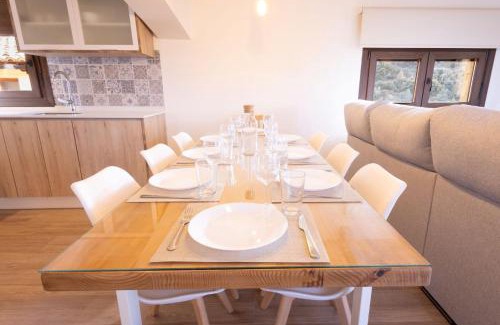 Beceite Appartement | El sueño del Búho 4. Ático con chimenea y terraza.