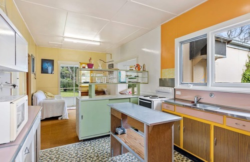 Bendalong Maison | Elanora - original Bendalong beach cottage