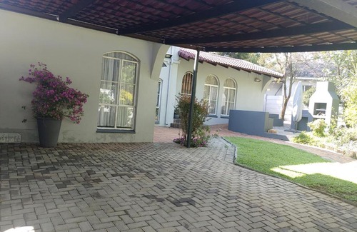 Randpark Ridge Maison | Elderie BnB