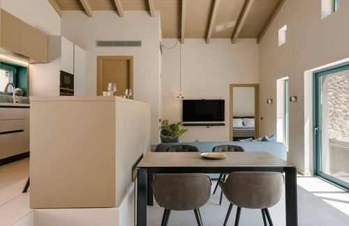 Zola Villa | Electra Zolla Villa