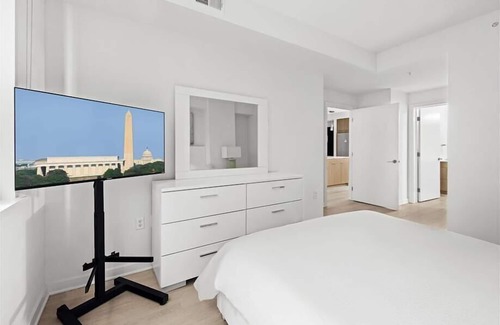 NoMa Hôtel | Electric Car Charging Available! nr Capitol 2BR w/ Parking