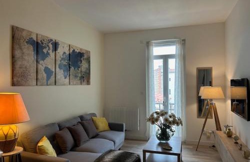 Clemenceau Appartement | ELEGANCE Castillet - Plein Centre Proche Gare Bus et Transports - IDEAL COUPLE ou PRO - Moderne et Confort - OFFRE SPECIALE