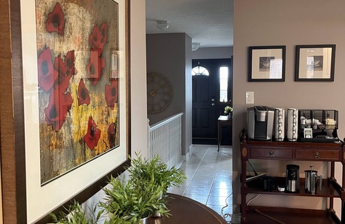 Saint Thomas Maison | Elegance, warmth and quietude set alongside the lush Lake Margaret Trails.