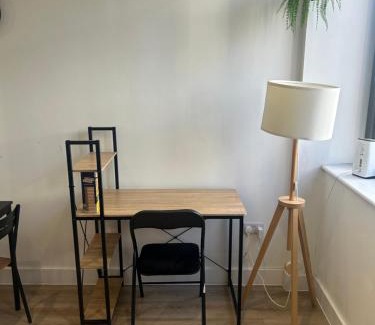 Old Trafford Appartement | Elegant 1 Bed Flat Near Stadium & Shops and free parking