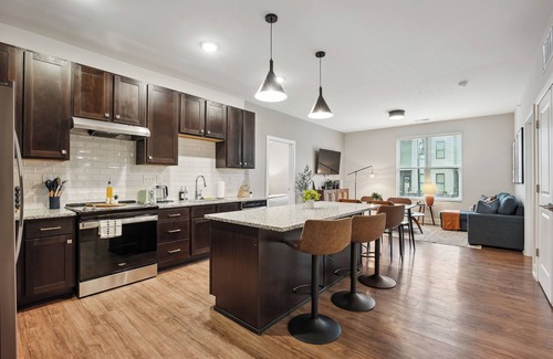 Downtown Columbus Appartement | Elegant 2BD/2BA condo w Parking/Pool/Gym