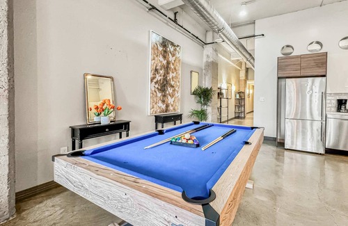 Downtown Dallas Appartement | Elegant 2BD | DT Dallas | Sleeps 10 | Free Parking