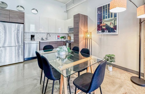 Downtown Dallas Appartement | Elegant 2BD | DT Dallas | Sleeps 10 | Free Parking