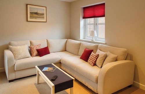 Thirsk Maison | Elegant 2BD Townhouse in Thirsk: Cozy and Stylish