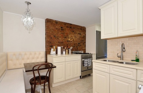 Little Italy Appartement | Elegant 2BR/1BA Apt in the Heart of NYC!