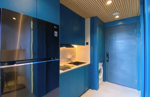 Pinang Appartement | Elegant 2BR Loft Garden Villa at Collins Boulevard Apartment