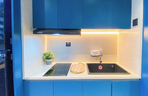 Pinang Appartement | Elegant 2BR Loft Garden Villa at Collins Boulevard Apartment