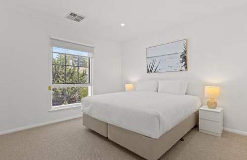 Glenelg South Maison | Elegant 3-Bed Home Steps from Sunny Glenelg Beach