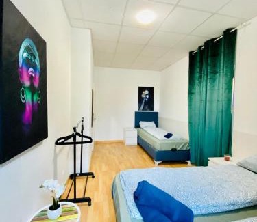 Liesing Appartement | Elegant 3-Bedroom Retreat Convenient City Access