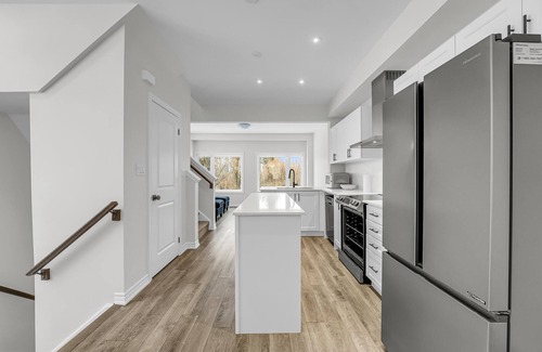 Cambridge Maison | Elegant 3-Story Townhouse | Ensuite Bath, Office & Free Parking