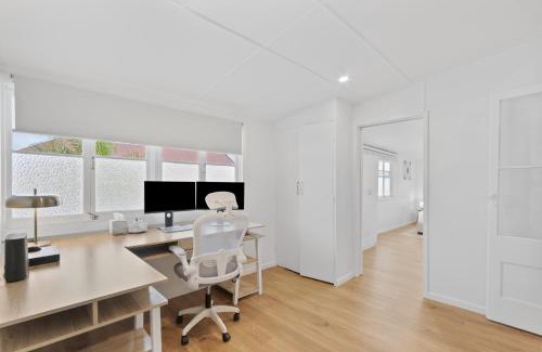 Newmarket Maison | Elegant 4-Bed Home Near Shops & Dining