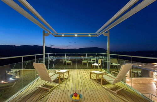 Apokoronas Villa | Élégante villa de 4 chambres très proche de la mer avec une vue imprenable sur la mer