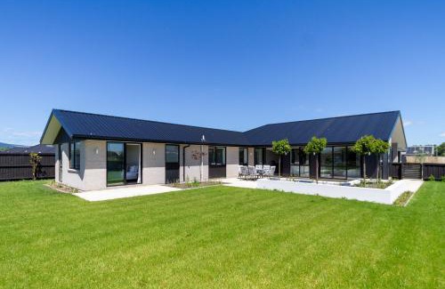 Lincoln Appartement | Elegant 4BR Retreat with Garage, Family friendly