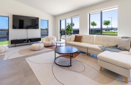 Lincoln Appartement | Elegant 4BR Retreat with Garage, Family friendly