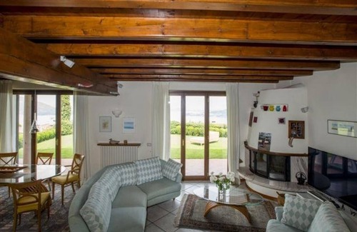 Arona Villa | Villa élégante de 5½ pièces avec piscine à débordement et vue de rêve