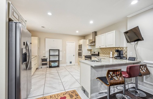 West Philadelphia Maison | Elegant 5BR Townhome in Prime Location by RedAwning