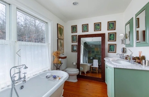 Pine Plains Autre | Elegant 6,000 Sq' 30 Acre Estate - Spectacular Views!