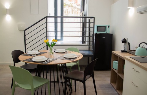 Vomero Appartement | Elegant accommodation Chiaia area, Comfortable, bright, newly renovated