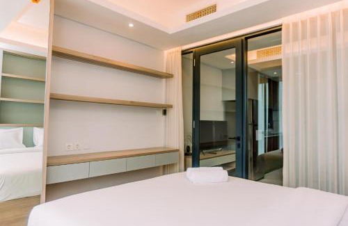 Pinang Appartement | Elegant and Comfort 1BR at The Smith Alam Sutera Apartment By Travelio