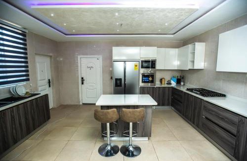 Adenta Maison | Elegant and Cosy Four Bedroom Home in Accra