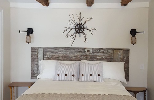 Lansing Lit Et Petit-Déjeuner | Elegant and Historic Farmhouse B&B with Farm-to-Table Breakfast Near Ithaca