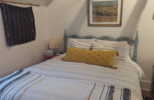 Lansing Lit Et Petit-Déjeuner | Elegant and Historic Farmhouse B&B Near Ithaca with Farm-to-Table Breakfast