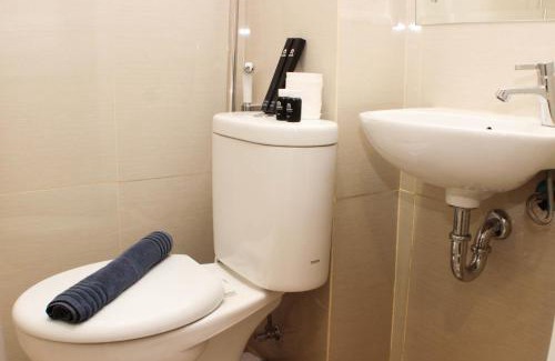 Jakarta Appartement | Elegant and Strategic Loft Studio Apple 1 Condovilla Apartment By Travelio