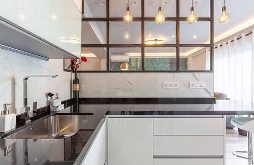Central District Copropriété | Elegant apartment ideal for families at 15min from Alhambra. 3 bathrooms, optional parking.