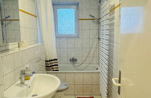 Bielefeld Appartement | Elegant apartment with dream kitchen | Free Netflix | Self Check-in