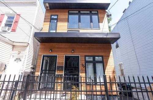 Newark Appartement | Elegant Apt by EWR & PennStation