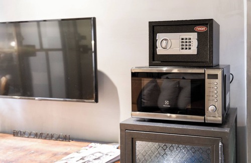 District 1 Appartement | Elegant Art Decór Studio Hidden in Downtown Alley