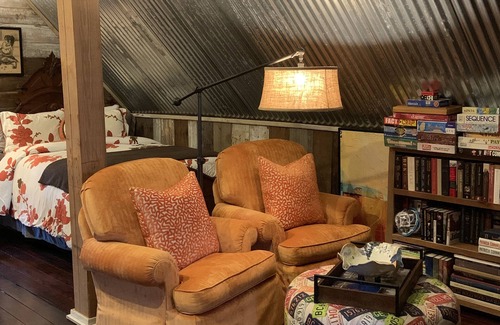 Washington Lit Et Petit-Déjeuner | Bozeman Loft-Dépendance-Supérieure-Salle de bain privée séparée