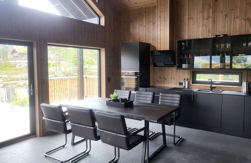 Vradal Cabine | Elegant black chalet with top amenities in Vrådal