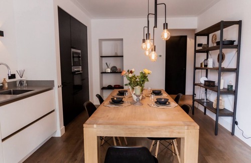 Scheldebuurt Appartement | Elegant Boutique Amsterdam South Apartment with Private Garden