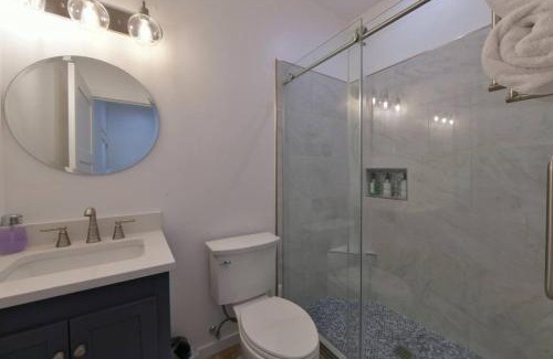Feldman's Maison | Elegant Casita half Mile to UA