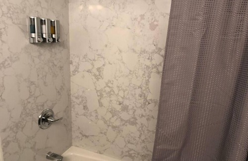 East San Mateo Appartement | Élégante unité de charme proche de tout