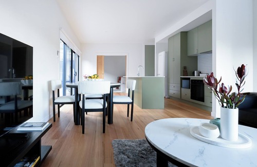 South Launceston Maison | Elegant City-Edge Home Near Launceston Hospital